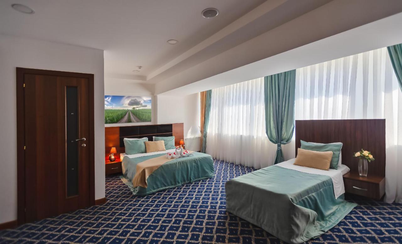 Demir Yol Plaza Hotel Baku Exterior photo